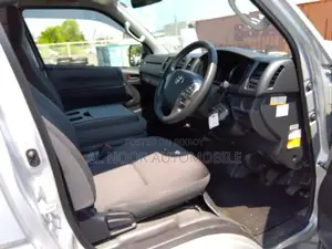 Toyota HiAce 2021 Silver