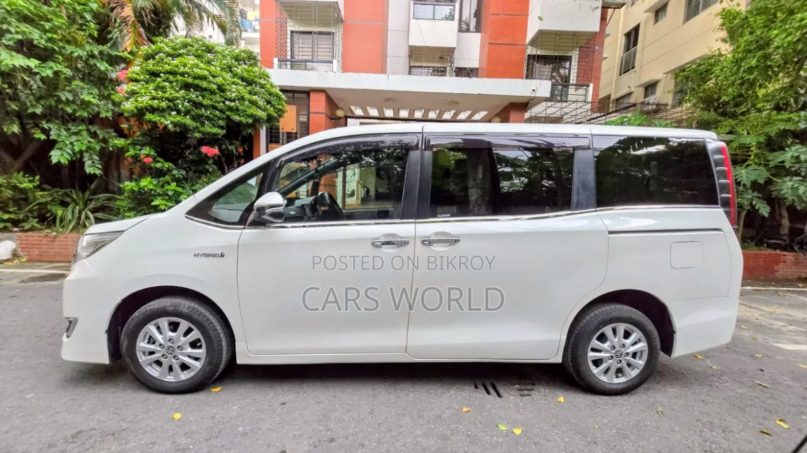 Toyota Esquire 2019 White