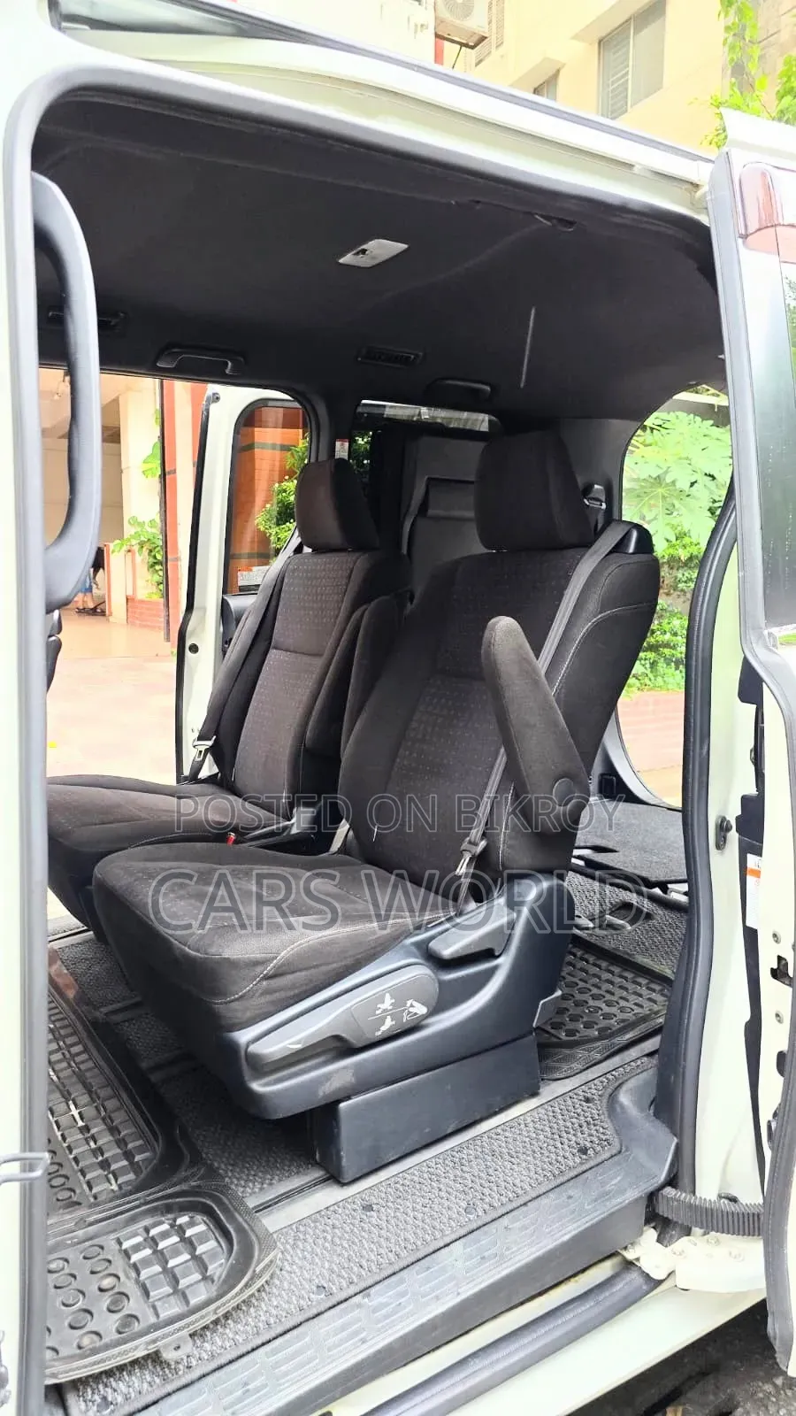 Toyota Esquire 2019 White