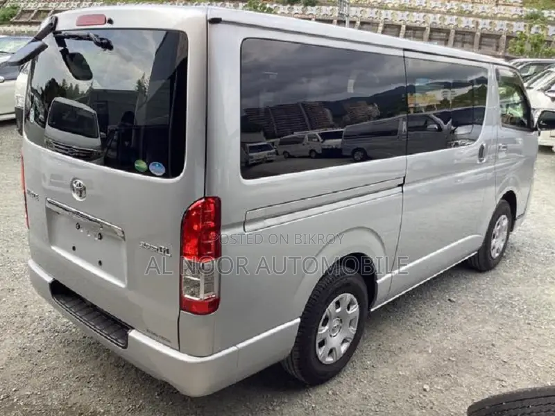 Toyota HiAce 2021 Silver