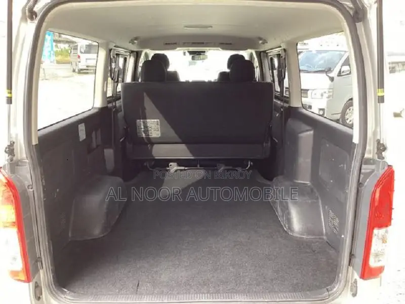 Toyota HiAce 2021 Silver