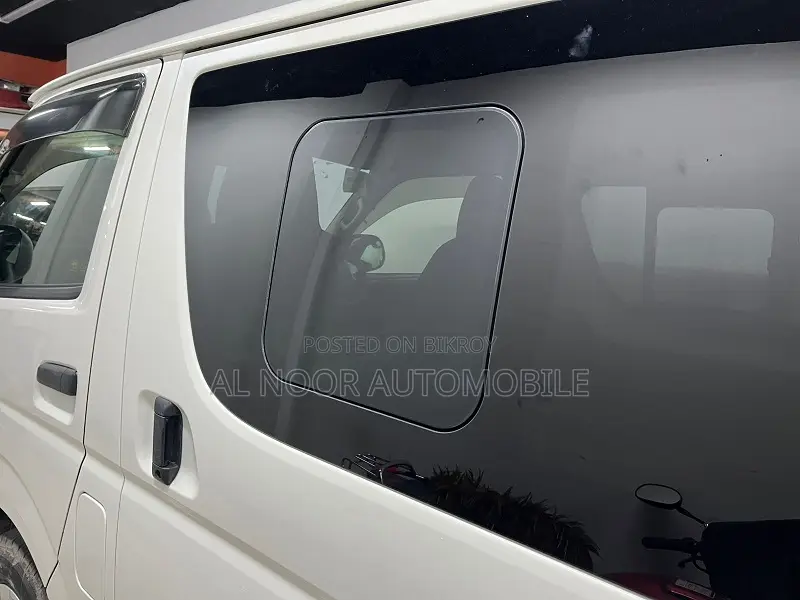 Toyota HiAce 2021 White