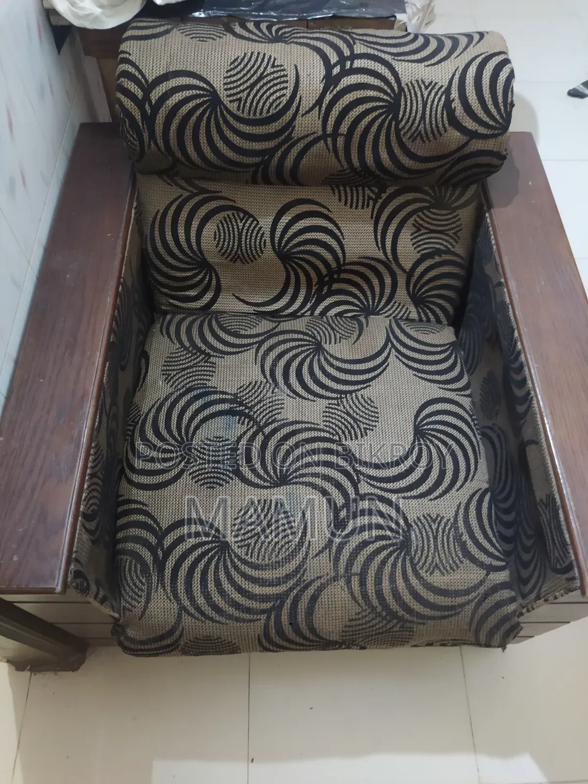 5-seater old sofa