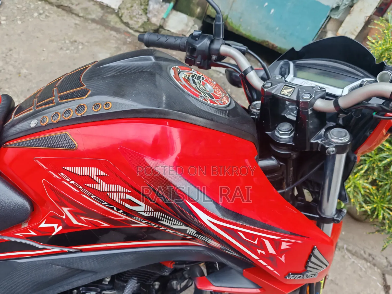 Honda Hornet 2023 Red