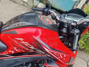 Honda Hornet 2023 Red