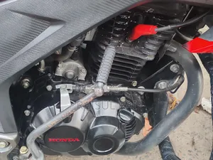 Honda Hornet 2023 Red