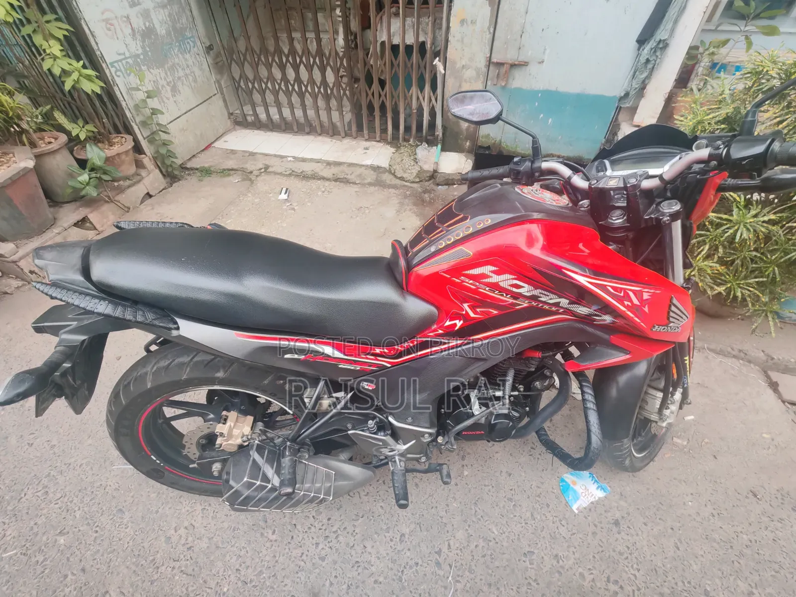 Honda Hornet 2023 Red