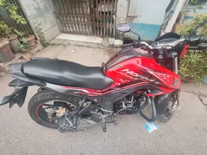 Honda Hornet 2023 Red