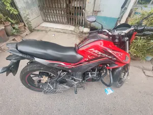 Honda Hornet 2023 Red