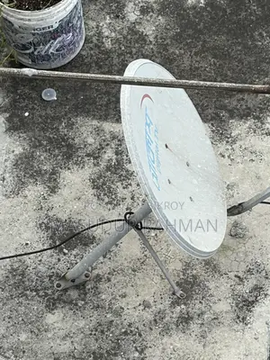 আকাশ ডিটিএইচ সেট টপ বক্স এবং এন্টেনা