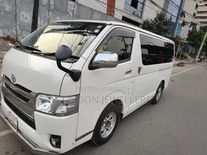 Toyota HiAce 2015 Pearl