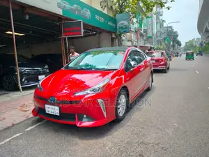 Toyota Prius 2019 Red