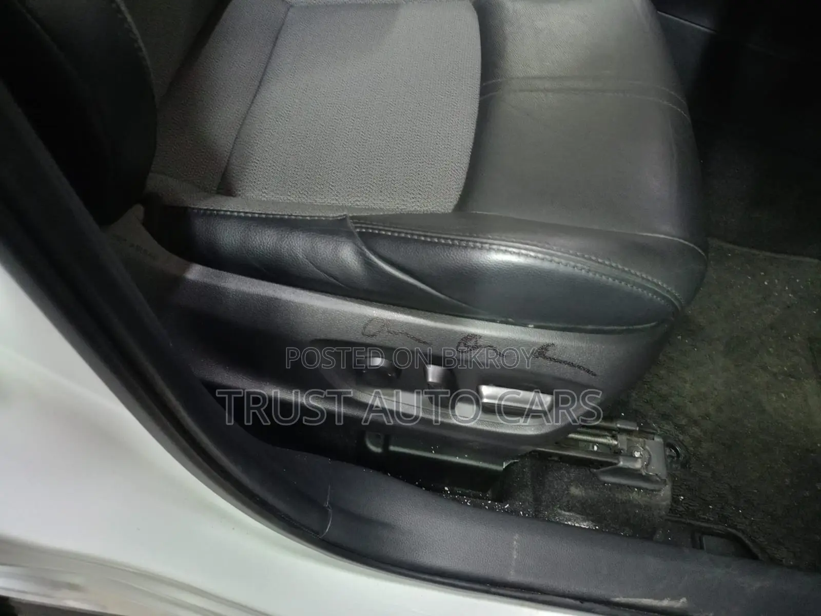Toyota Corolla Cross 1.8 Hybrid FWD 2021 Pearl