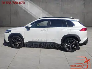 Toyota Corolla Cross 1.8 Hybrid FWD 2021 Pearl