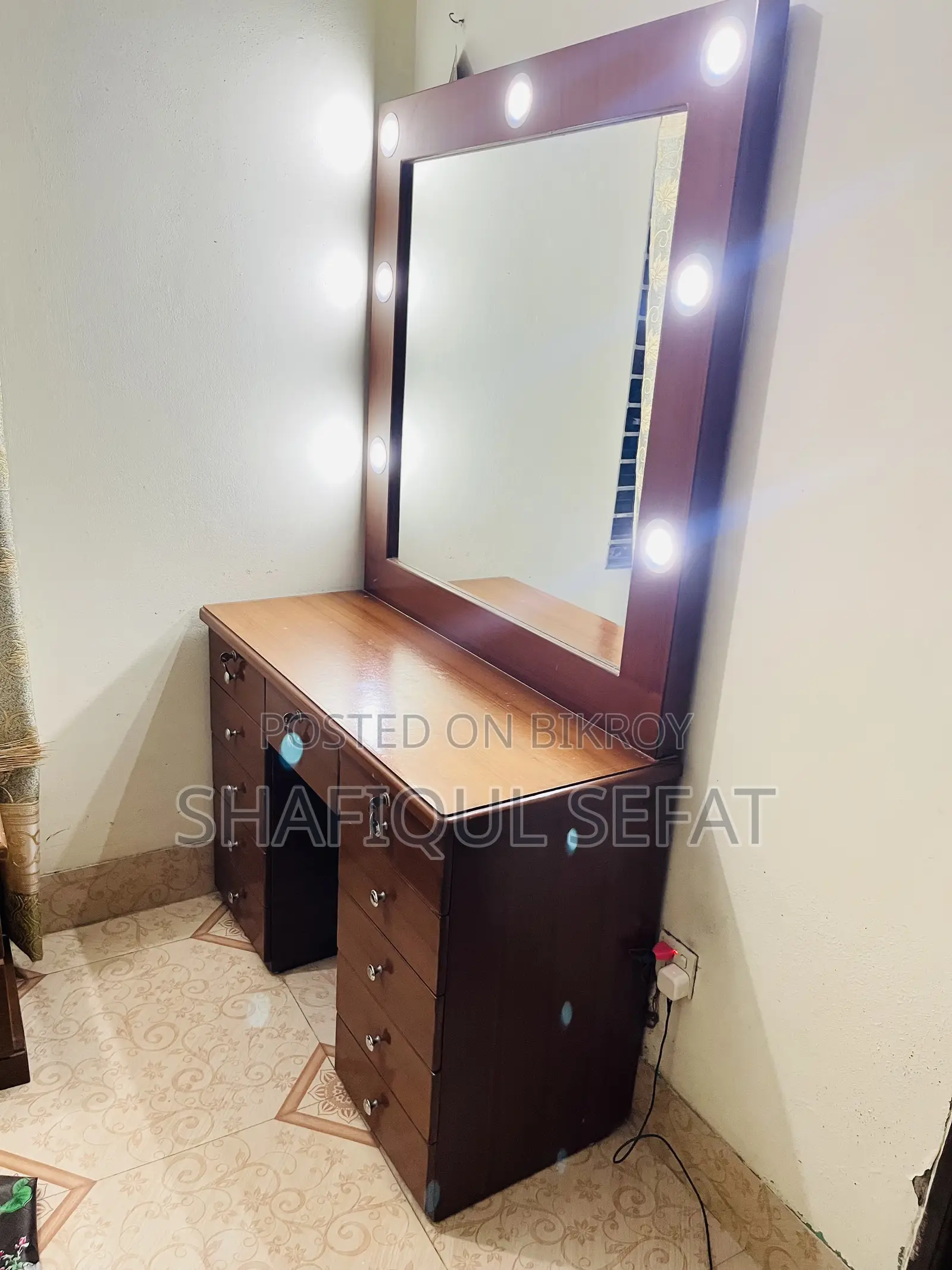 Led Vanity Dressing Table