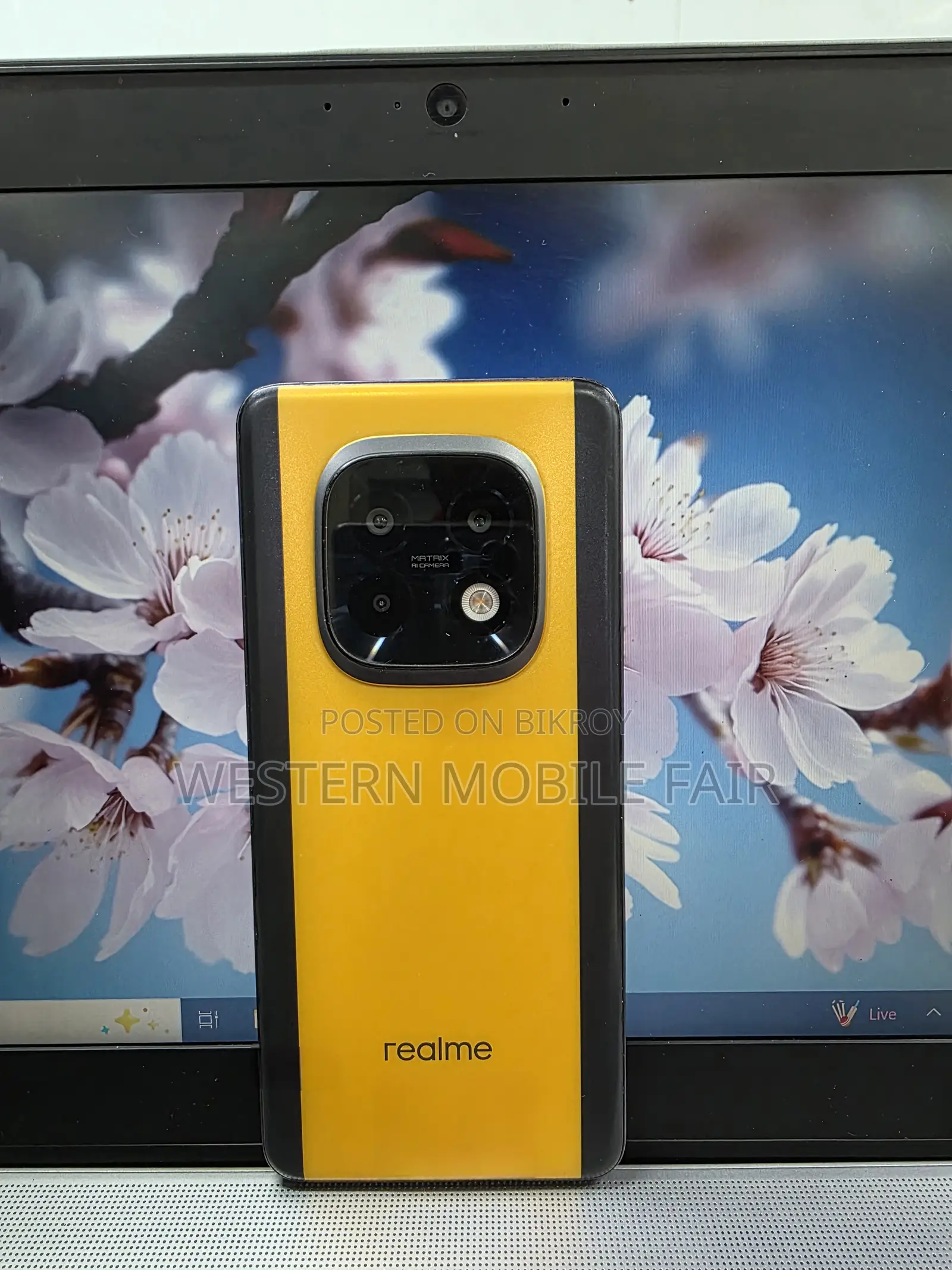 Realme 128 GB Yellow