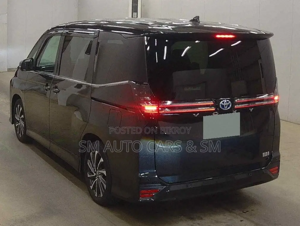 Toyota Voxy 2022 Black