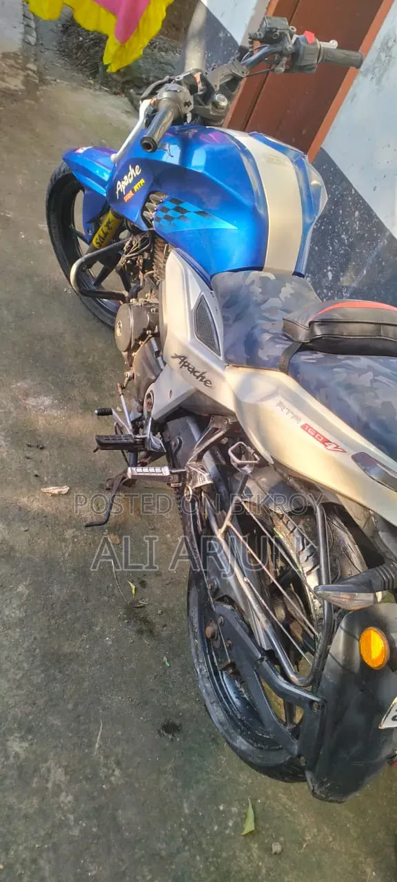 TVS Apache RTR 160 4V 2021 Blue