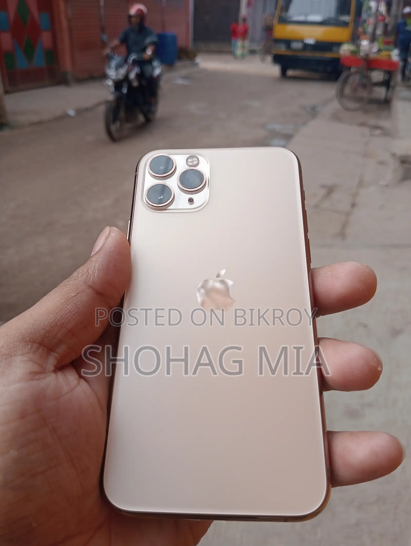 অ্যাপল আইফোন ১১ প্রো ২৫৬ জিবি রোজ গোল্ড
