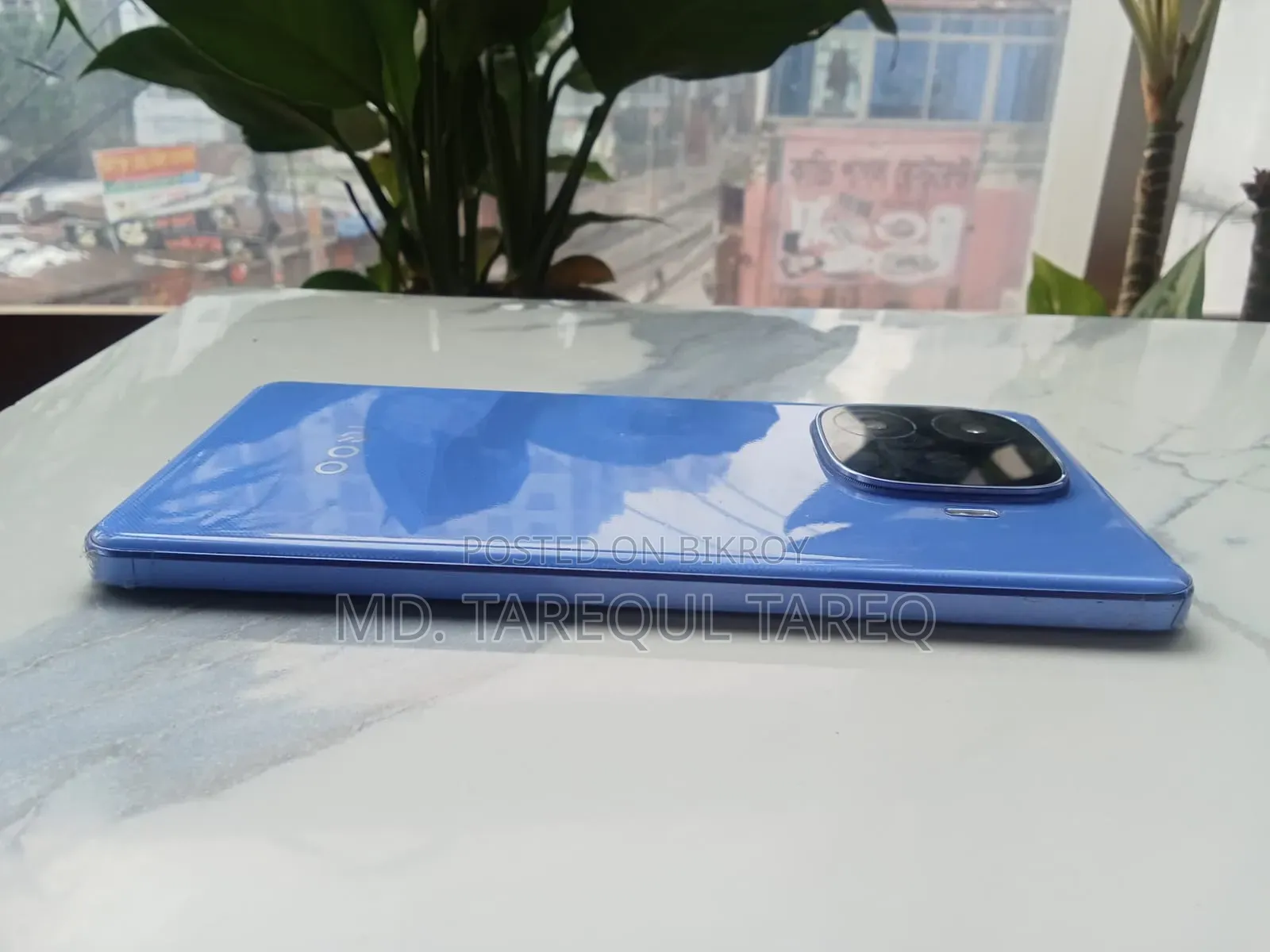আইকিউওও ২৫৬ জিবি ব্লু