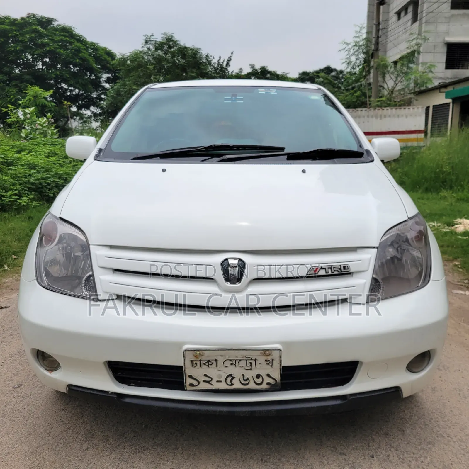 টয়োটা আইএসটি ২০০৪ হোয়াইট