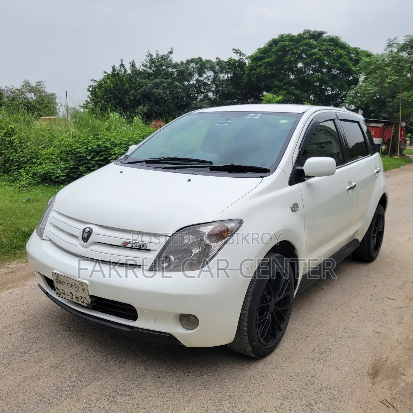 টয়োটা আইএসটি ২০০৪ হোয়াইট