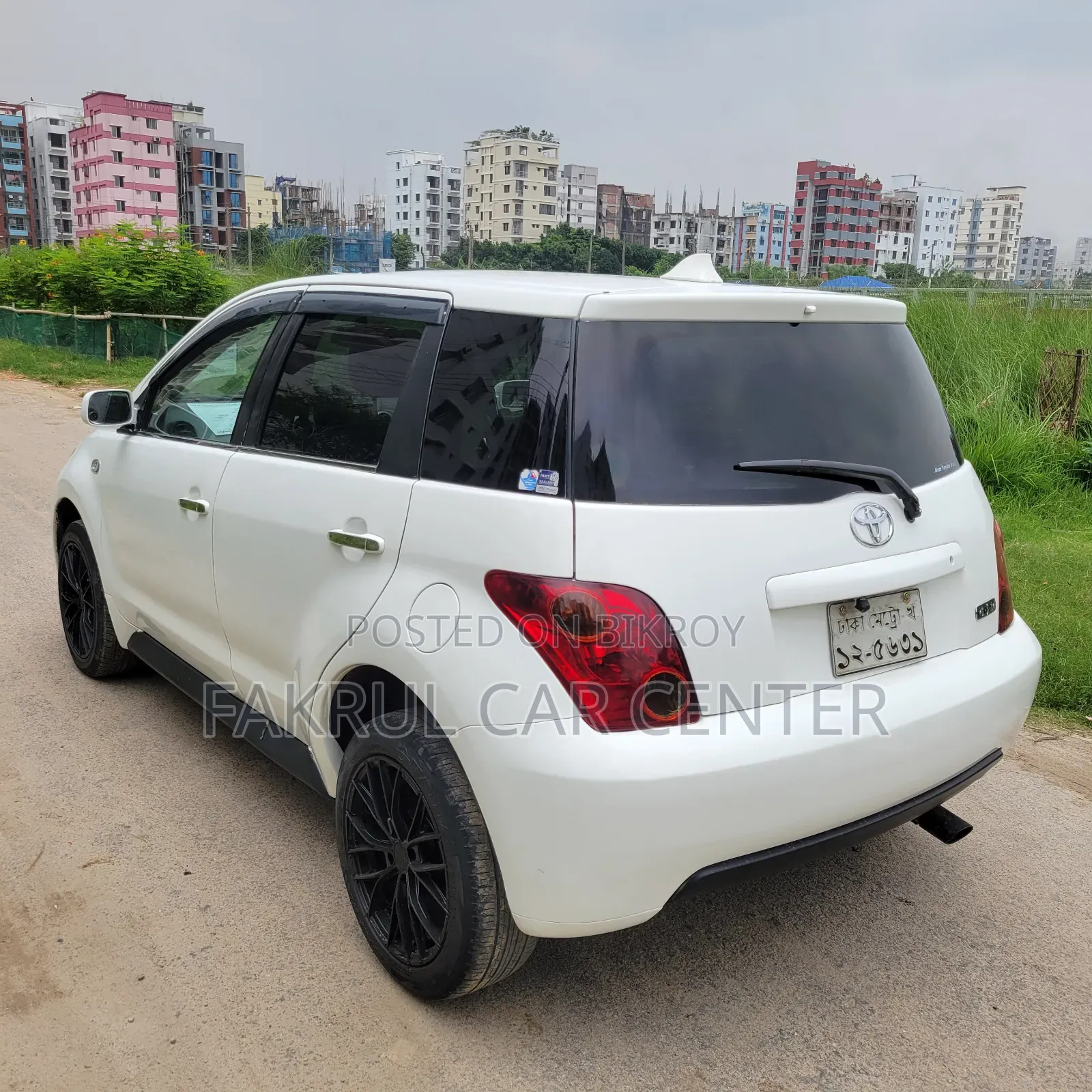 টয়োটা আইএসটি ২০০৪ হোয়াইট
