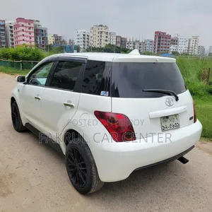 টয়োটা আইএসটি ২০০৪ হোয়াইট