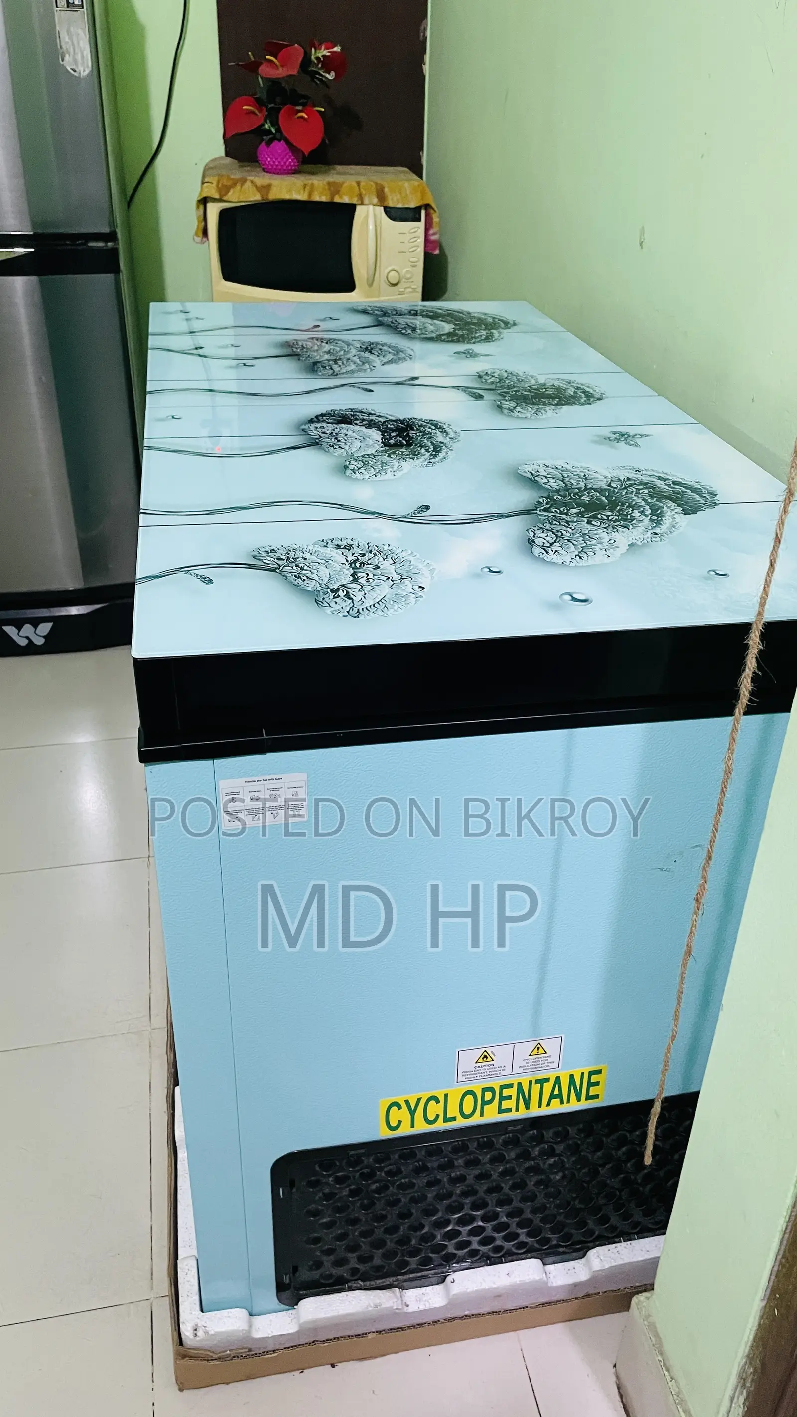 Fridge, used like new, no problems, full fresh