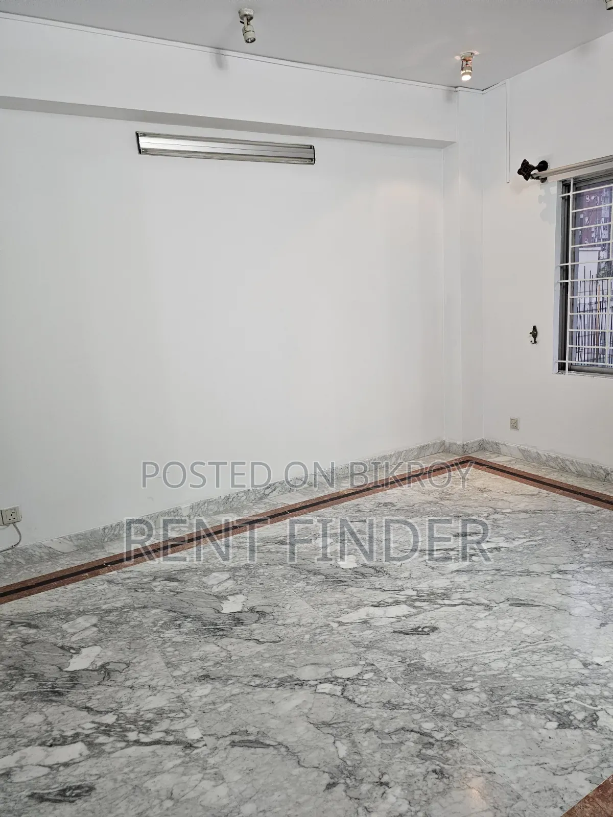4-bedroom Apartment in Gulshan for rent