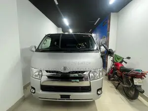 Toyota HiAce 2021 Silver