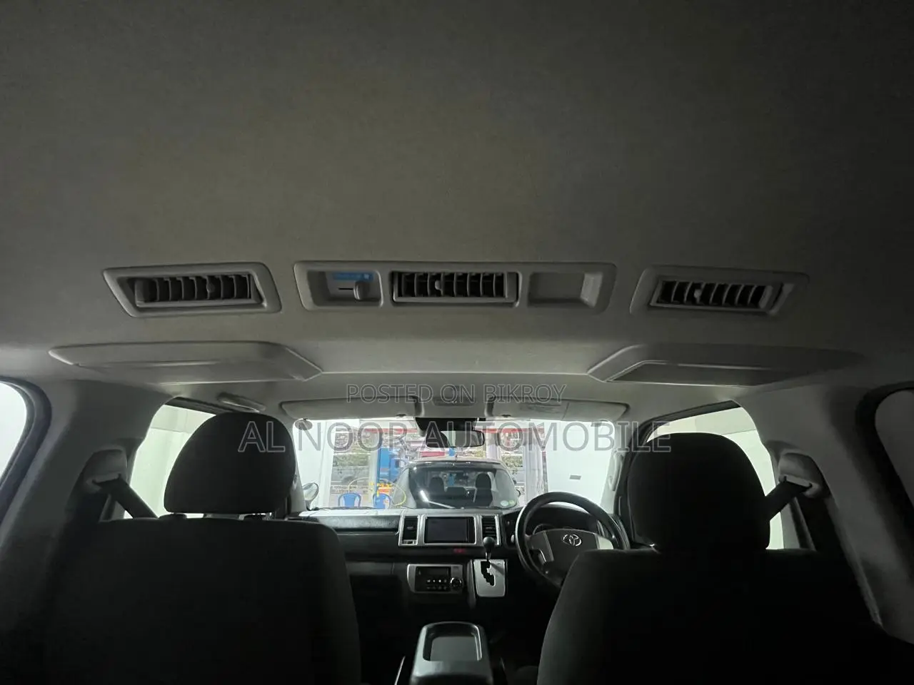 Toyota HiAce 2021 Silver