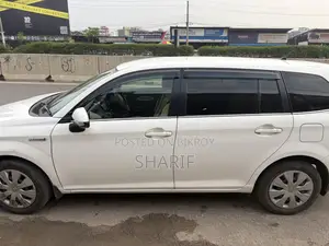 Toyota Corolla Fielder 1.5 Hybrid FWD 2017 White