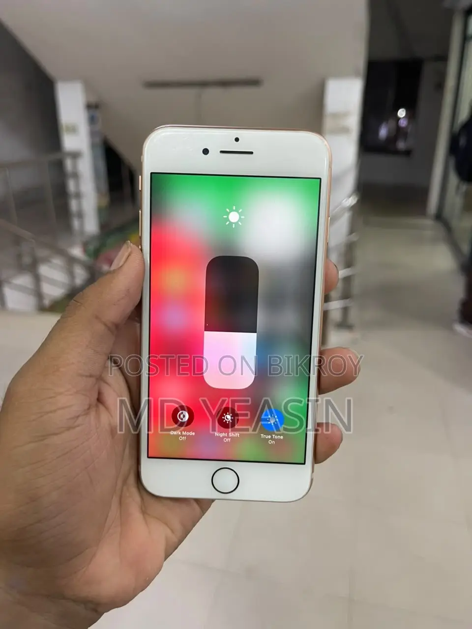 New Apple iPhone 8 64 GB Gold