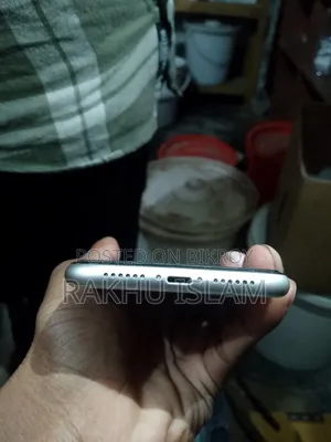 অ্যাপল আইফোন ১১ ১২৮ জিবি সাদা