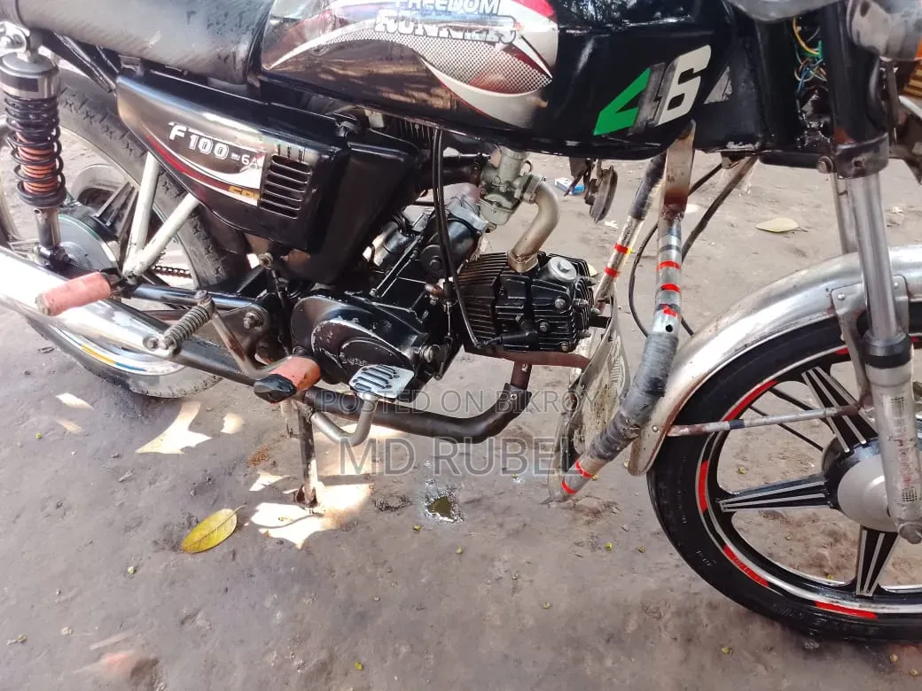 মোটরসাইকেল ২০১৮ কালো