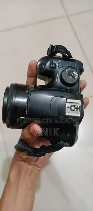 DSLR Camera