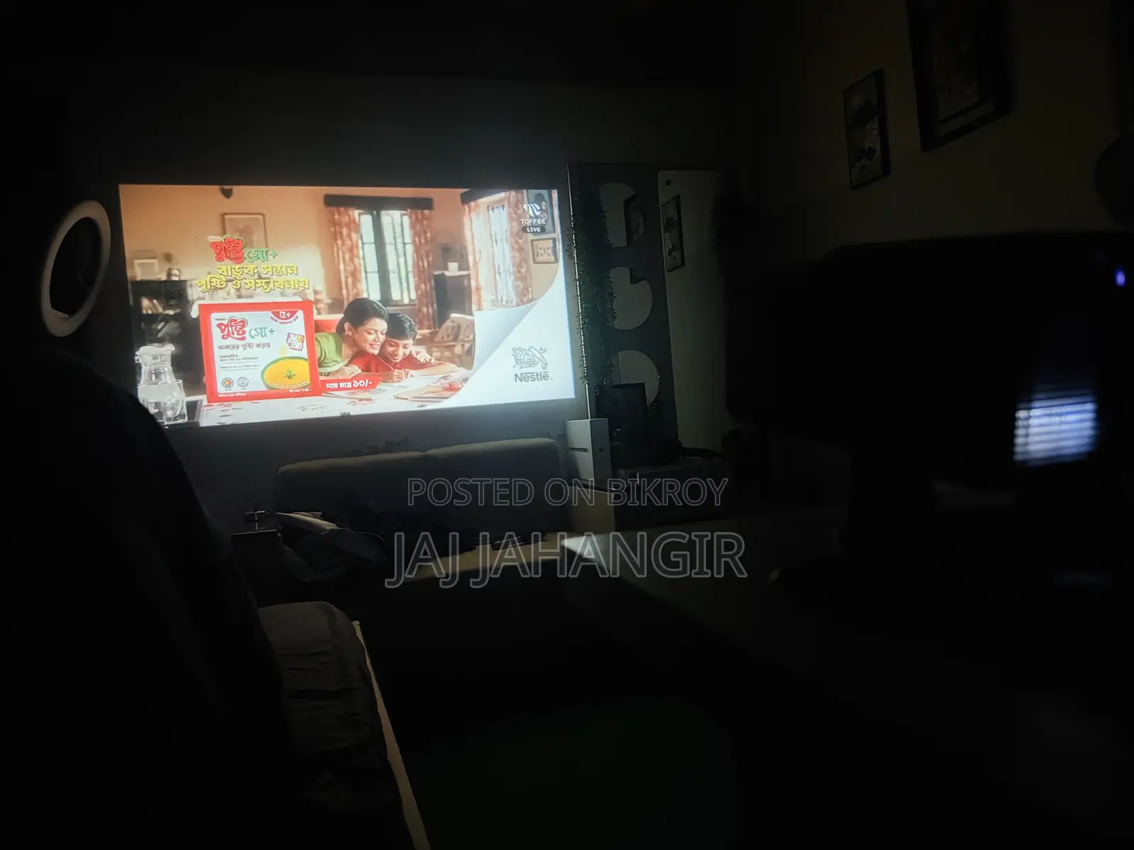Hy320 Smart Android Projector (2GB/16GB) – Like New