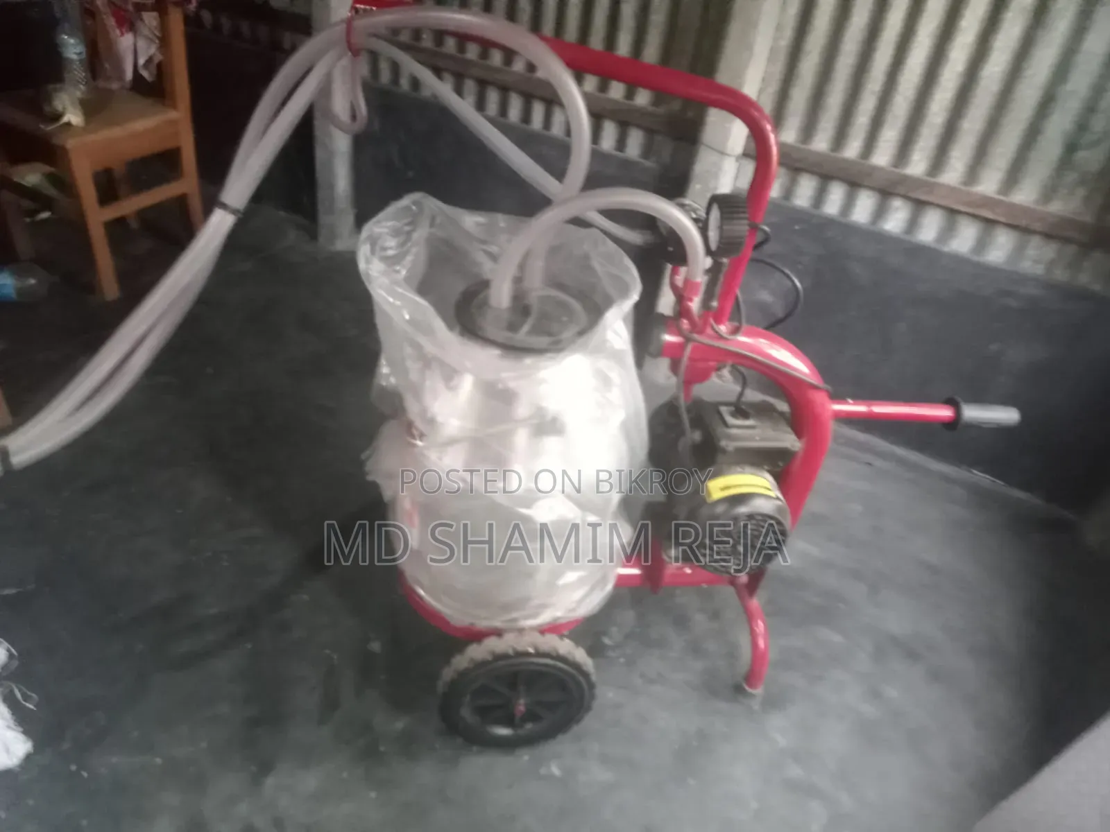 গরুর দুধ দোহনের মেশিন