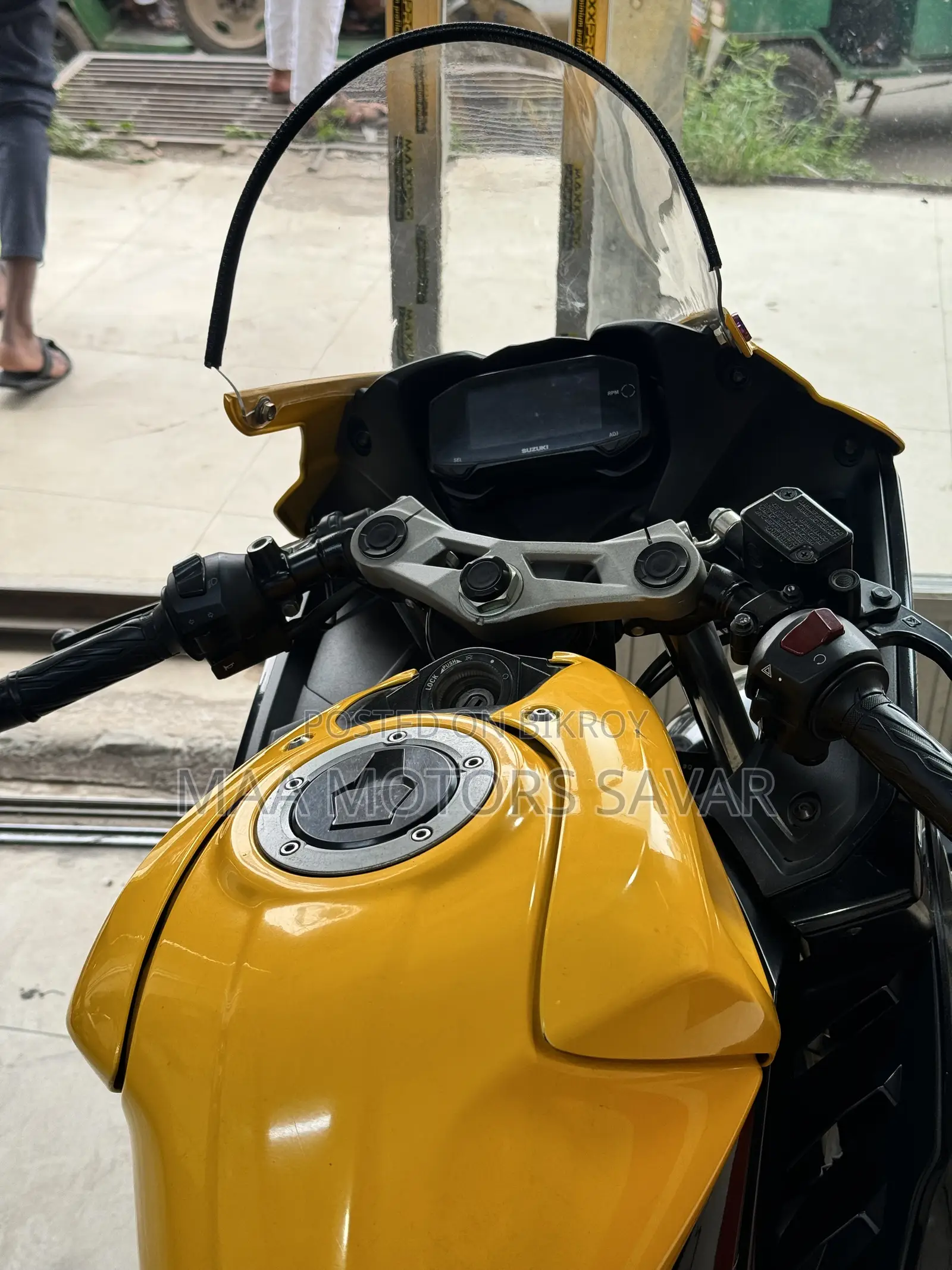 Suzuki GSX-R 2025 হলুদ