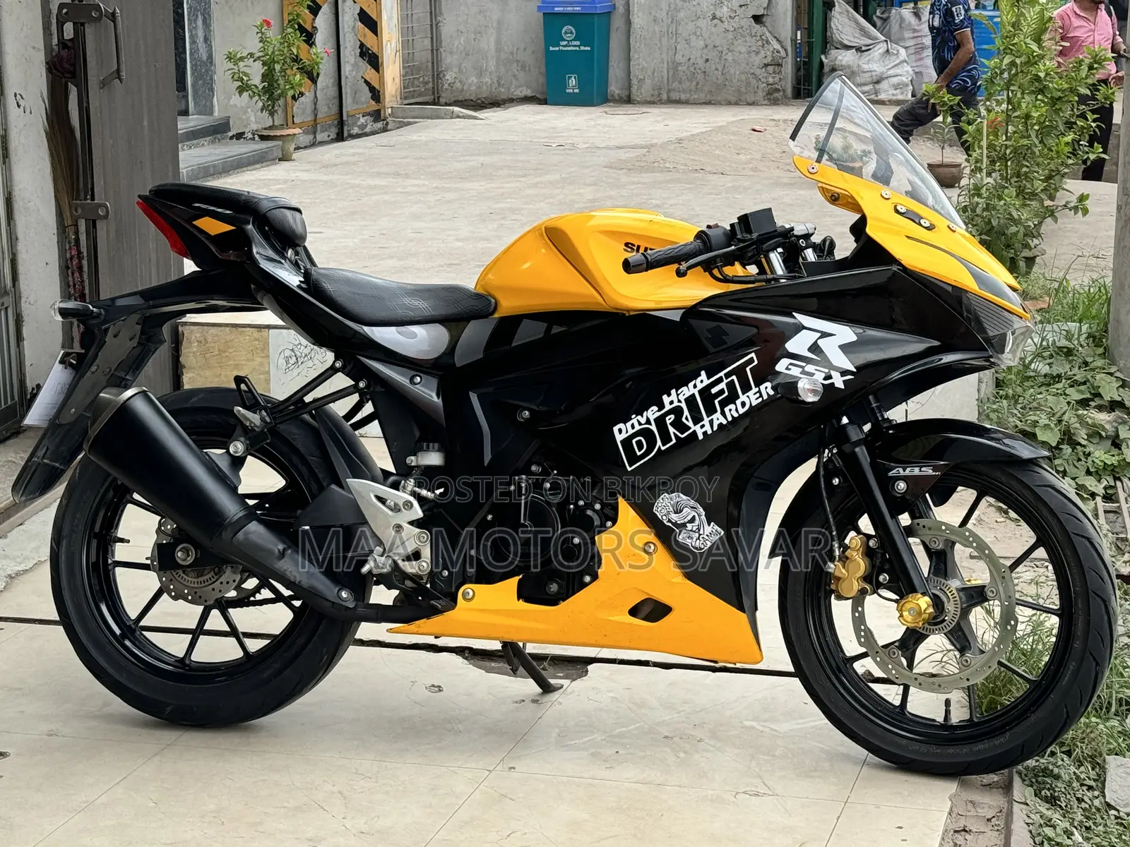 Suzuki GSX-R 2025 হলুদ