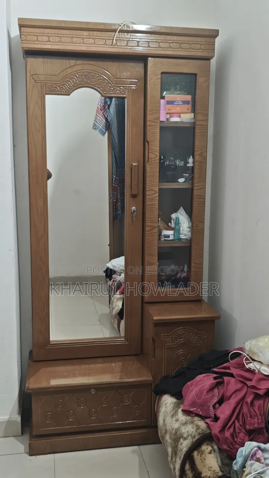 ২ জনের বিছানা এবং ড্রেসিং টেবিল