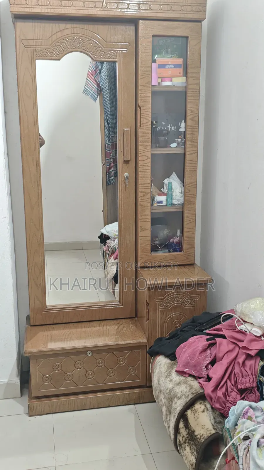 ২ জনের বিছানা এবং ড্রেসিং টেবিল