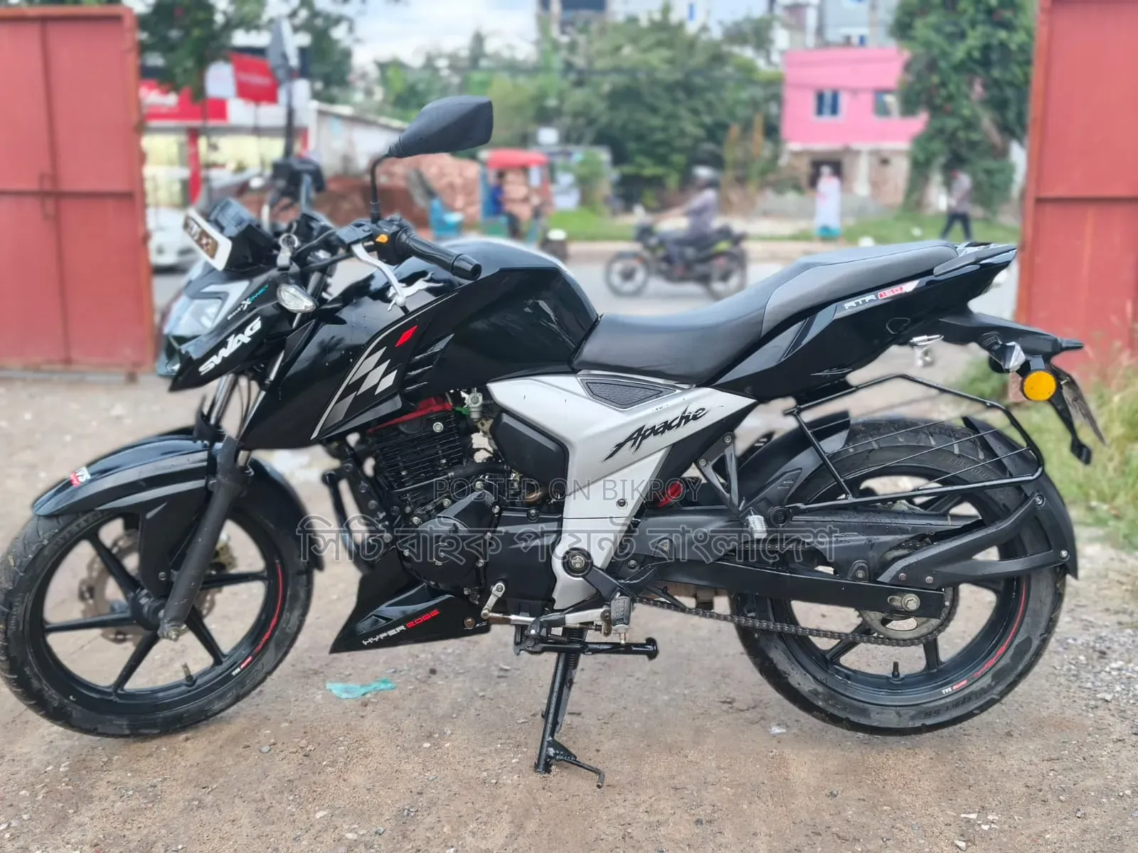 New TVS Apache RTR 160 2v Refresh X-Connect 2021 Black