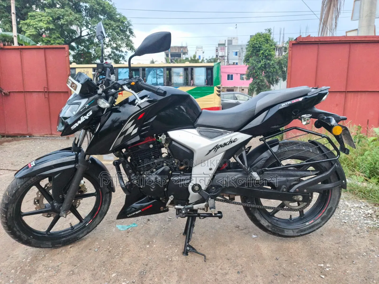 New TVS Apache RTR 160 2v Refresh X-Connect 2021 Black