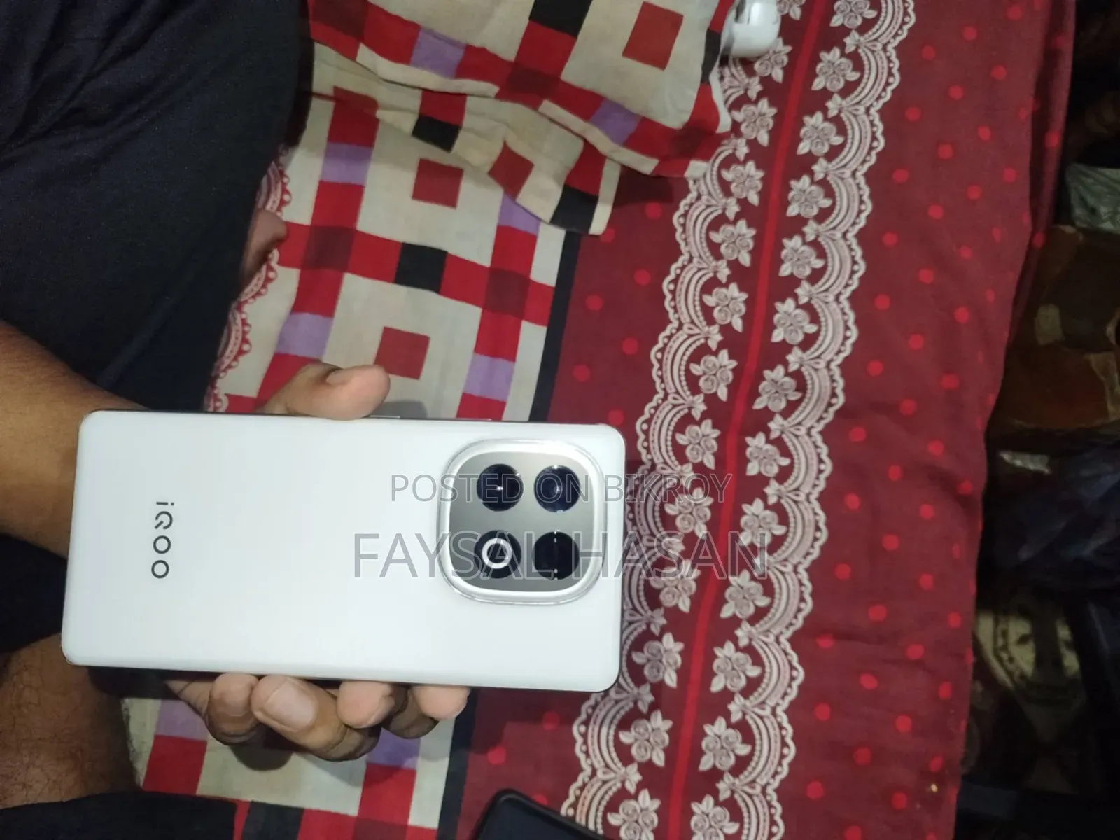 iQOO 256 GB White