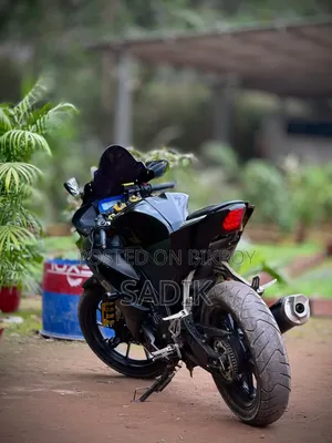 ইয়ামাহা আর১৫ ভি৩ ২০২৪ ব্ল্যাক
