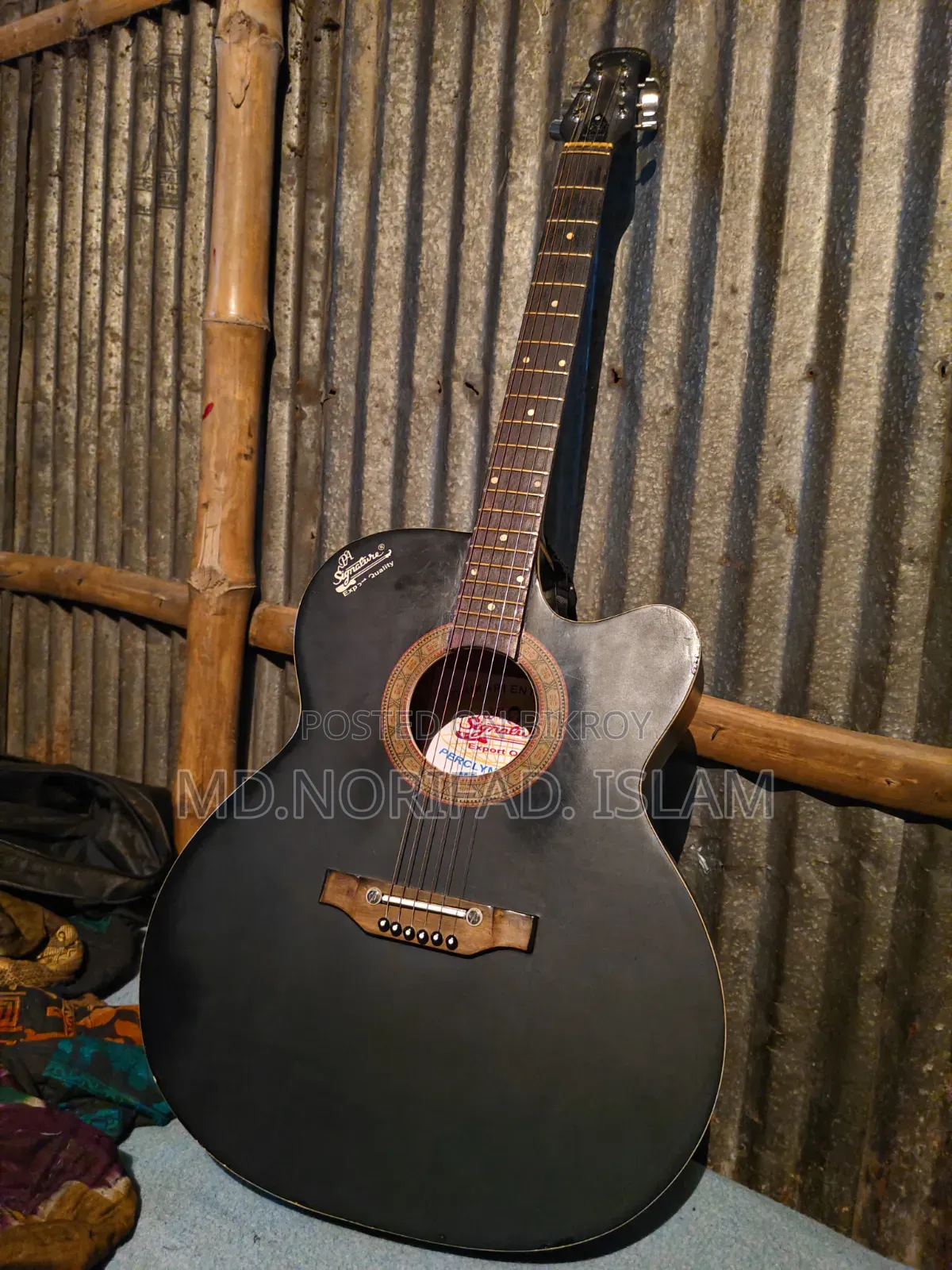 Signature Topaz 265 Guitar