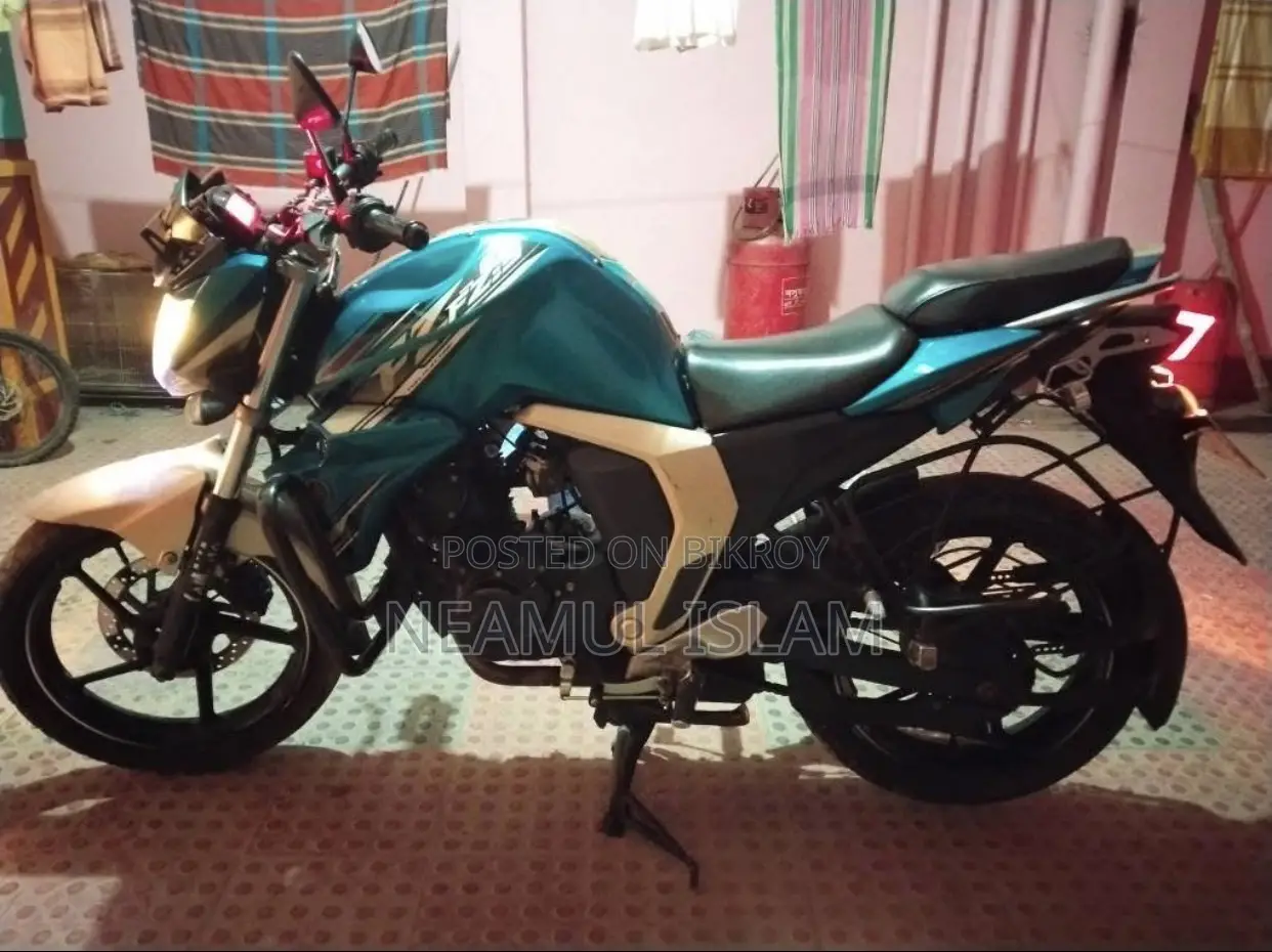 ইয়ামাহা এফজেড ২০১৮ ব্লু