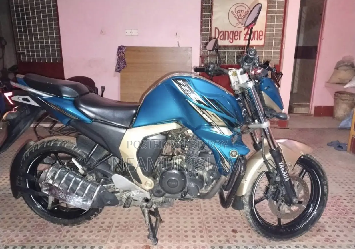 ইয়ামাহা এফজেড ২০১৮ ব্লু